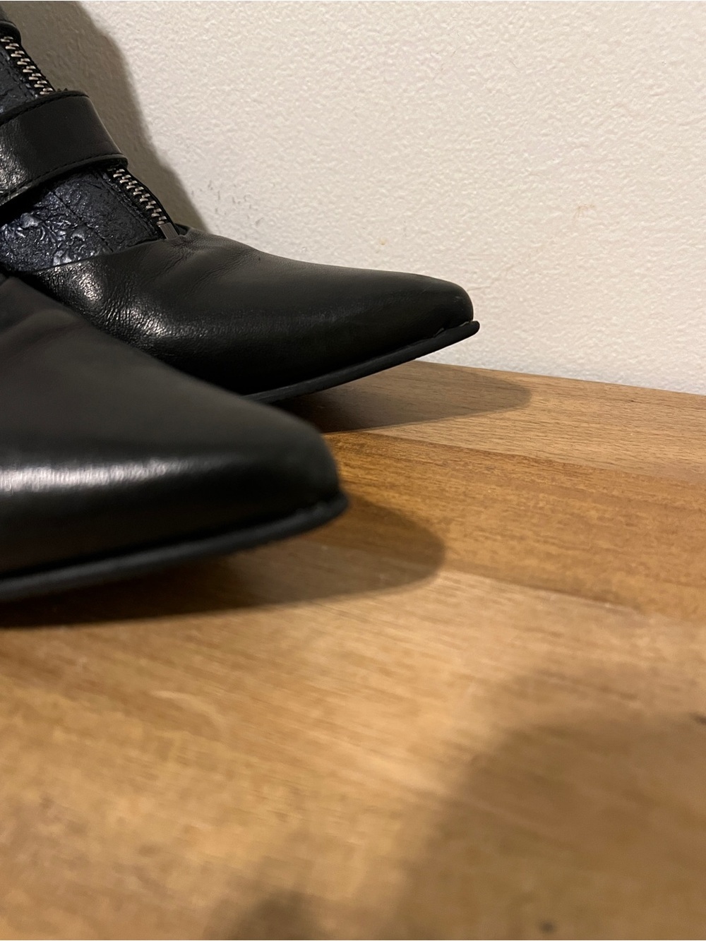 John Fluevog Eileen Dark Navy Blue Black Ornate Ankle Boot 9 N - Picture 4 of 16